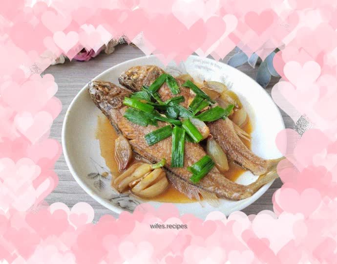 Braised small yellow croaker