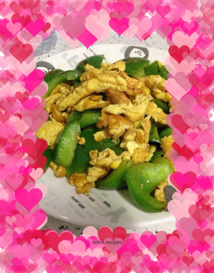 Homemade green pepper scrambled eggs