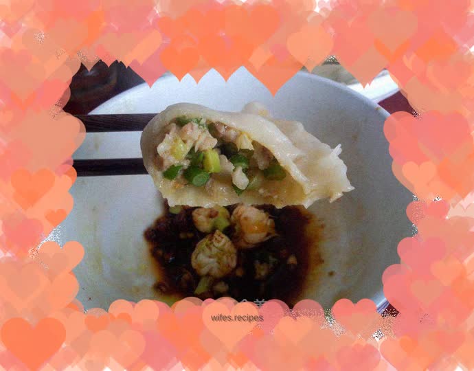 Garlic sprouts and meat dumplings