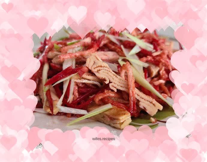 Cold purple radish and spiced tofu