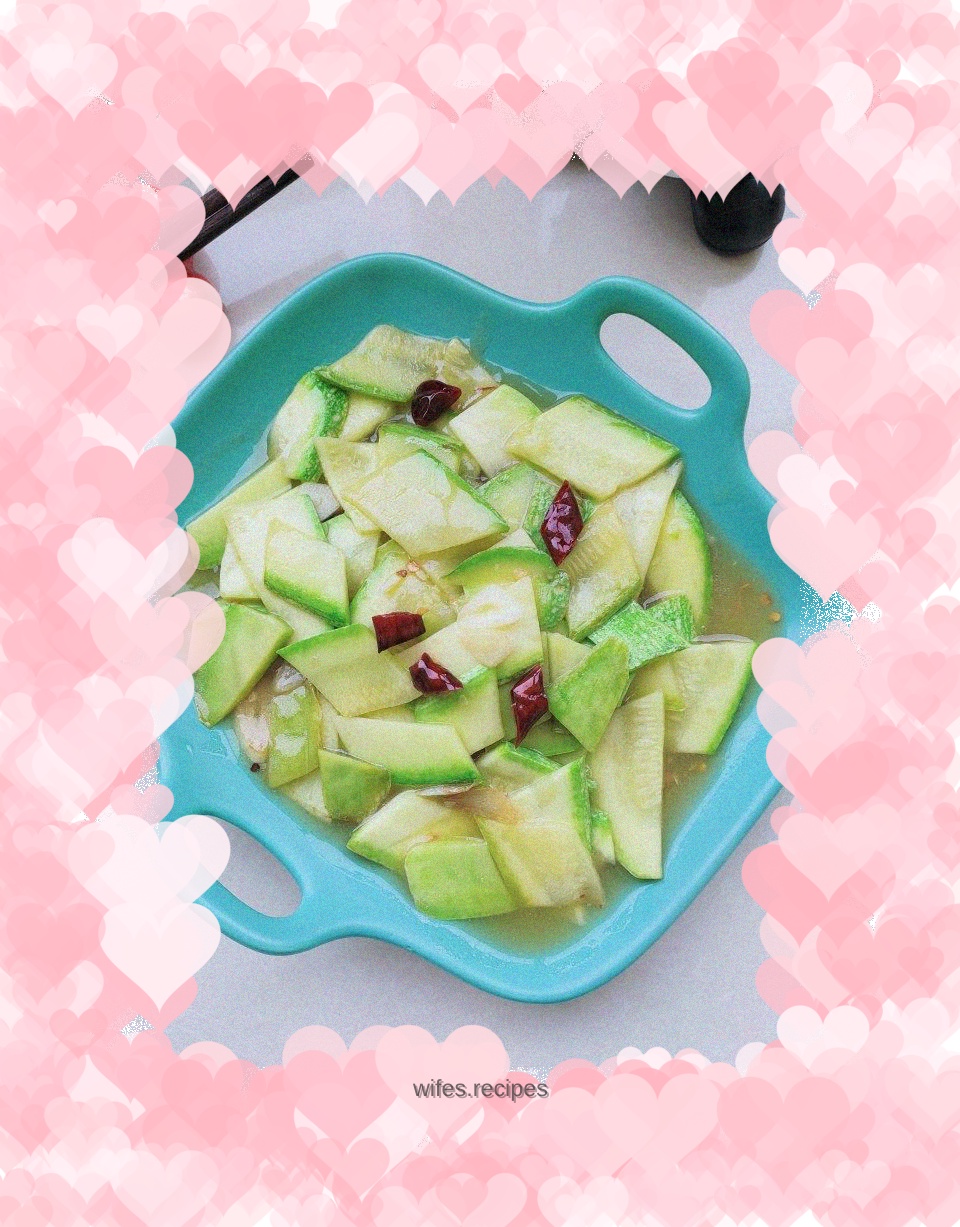 Stir-fried gourd slices in lard