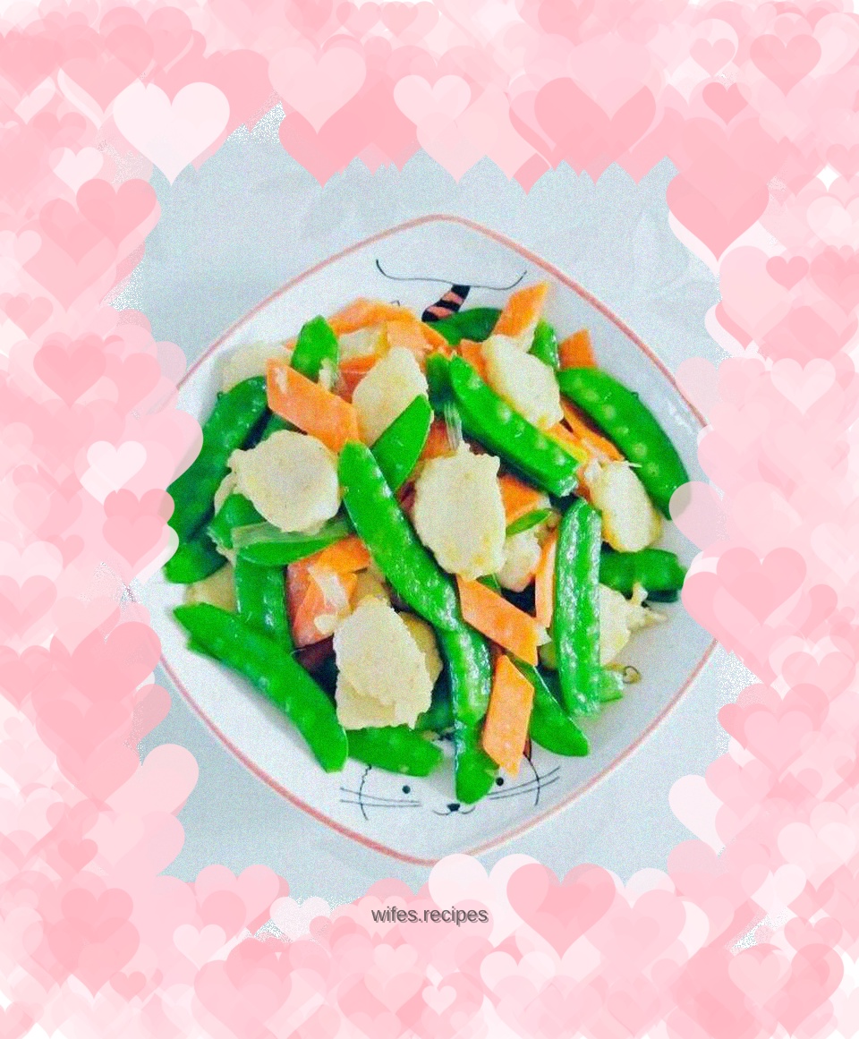 Stir-fried snow peas with cuttlefish balls