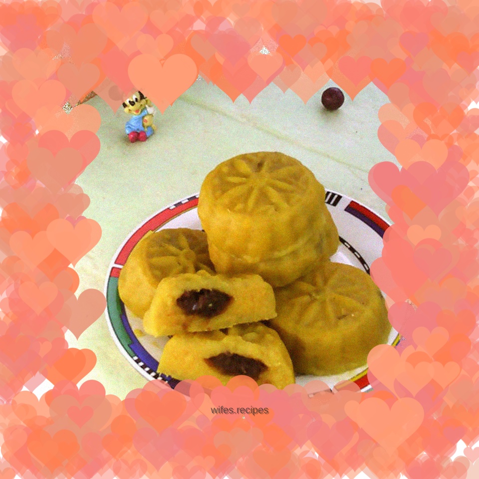 Sweet potato mooncakes with bean paste and jujube paste