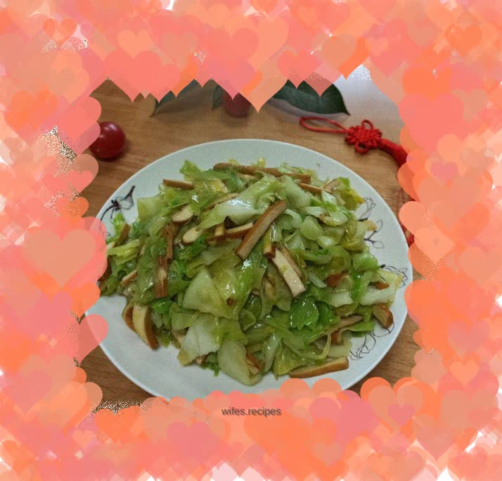 Stir-fried shredded cabbage