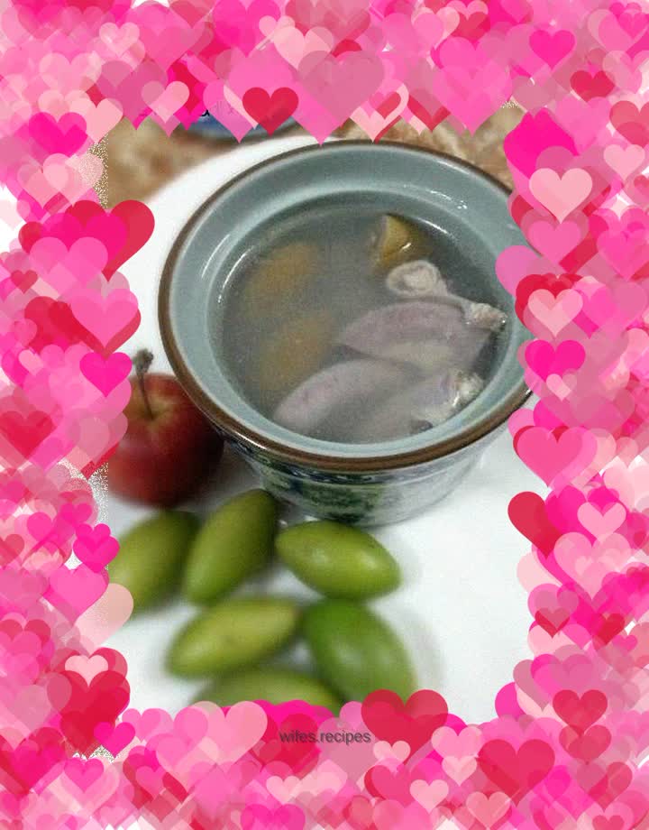 Braised pork sausage with green olives