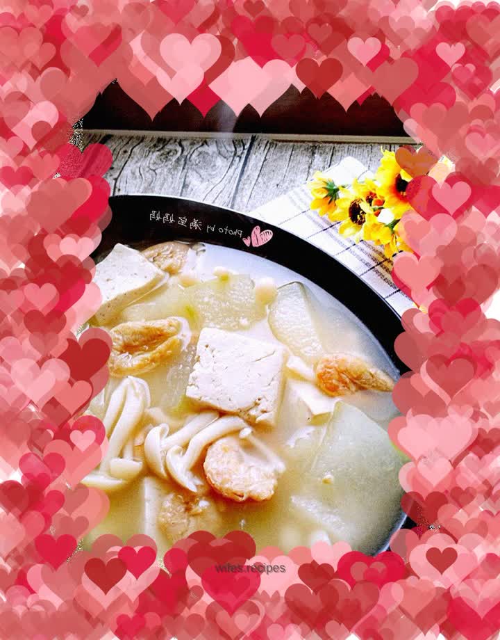 Winter melon, sea rice, fresh mushrooms and tofu soup