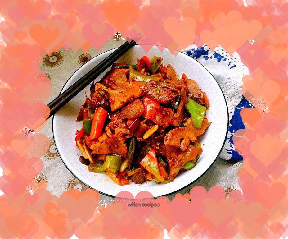 Dried pickled pepper and bamboo shoots twice-cooked pork