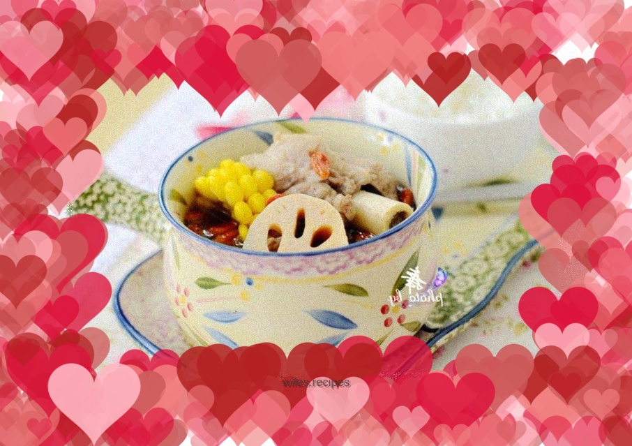 Lotus root, corn and bone soup