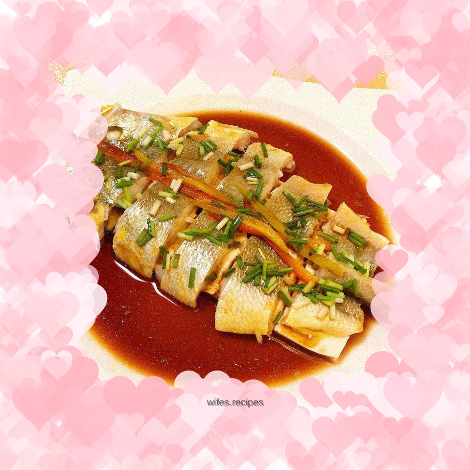 Steamed yellow croaker with tofu
