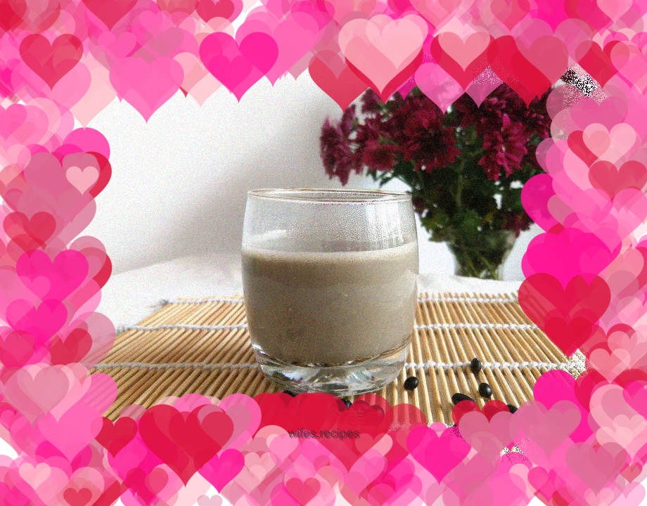 Black bean, black sesame and walnut soy milk