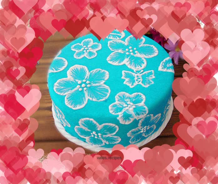 Frosted fondant cake
