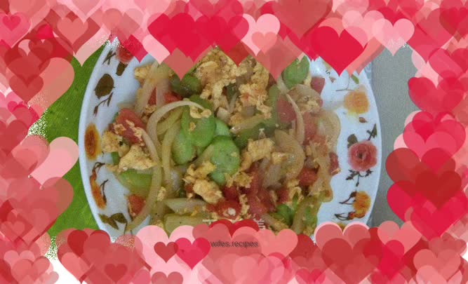 Home-style stir-fried eggs and vegetables