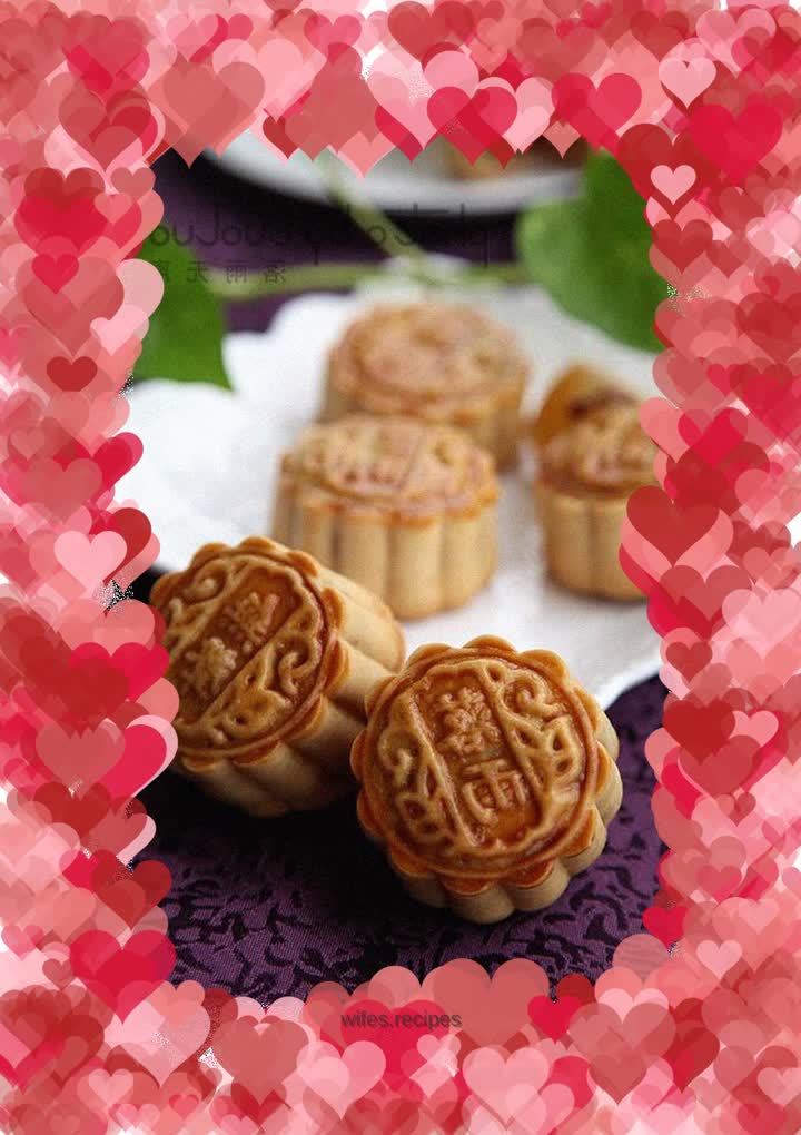 Cantonese-style mooncakes with pineapple filling