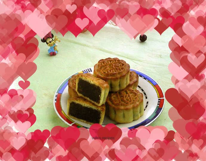 Taiwanese Honey Mung Bean Paste Mooncake