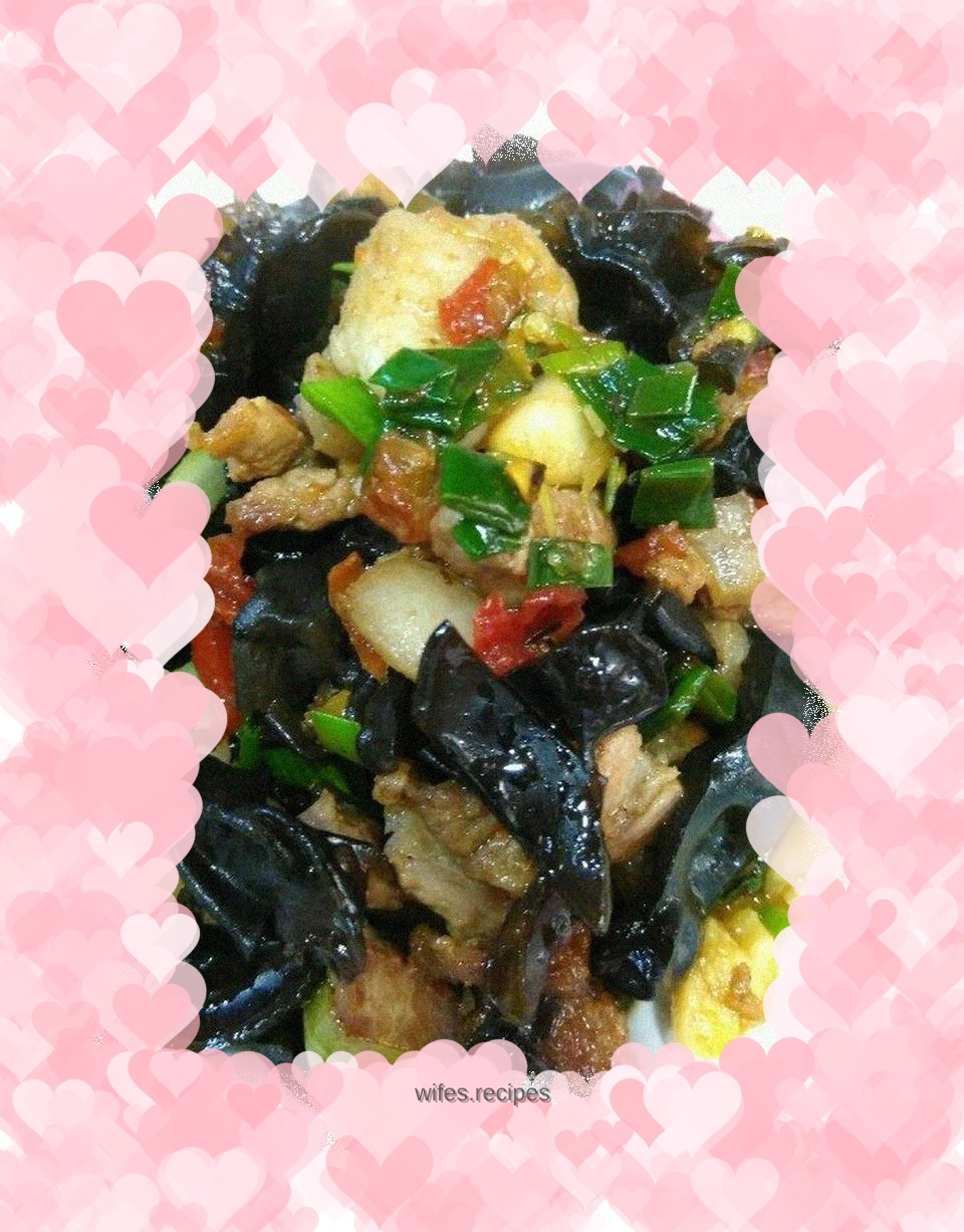 Stir-fried pork slices with black fungus