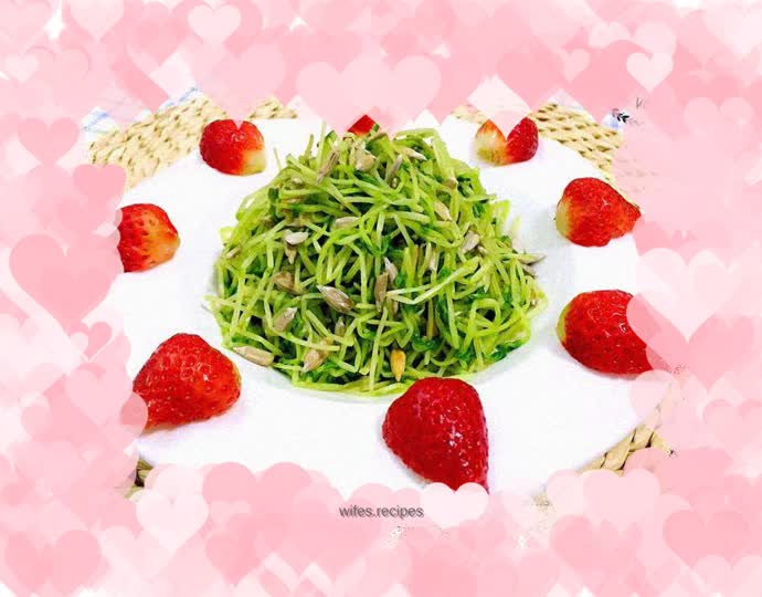 Cold bean sprouts and melon seeds