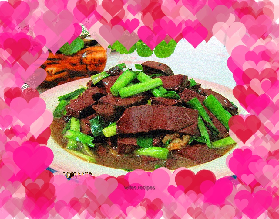 A good partner for iron supplementation---fried pork blood with leeks