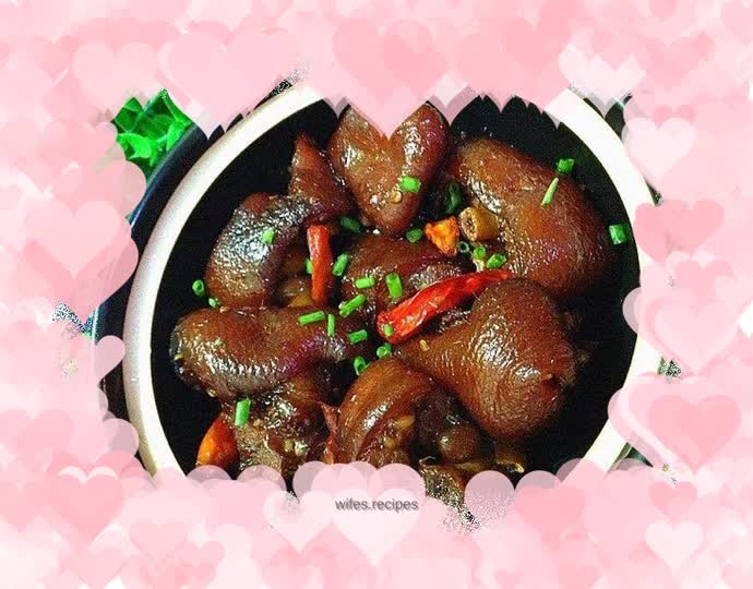 Braised pork trotters