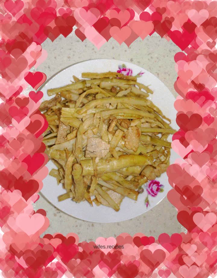 Stir-fried Pork Slices with Tea Bamboo Shoots