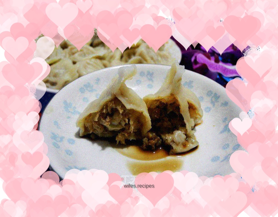 Cabbage, sea rice and pork dumplings