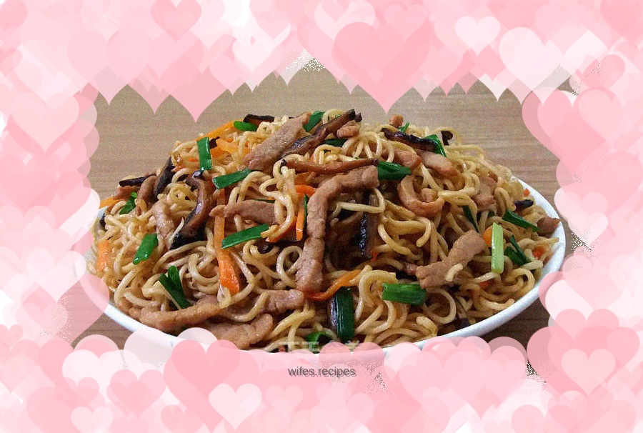 Mushroom and Lean Pork Fried Noodles