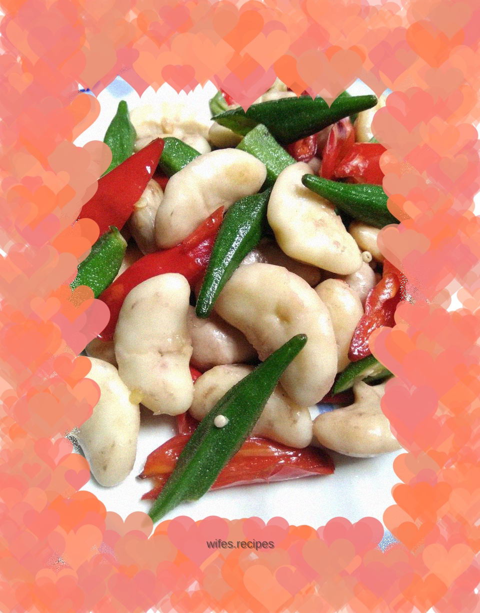 Stir-fried okra and water chestnuts