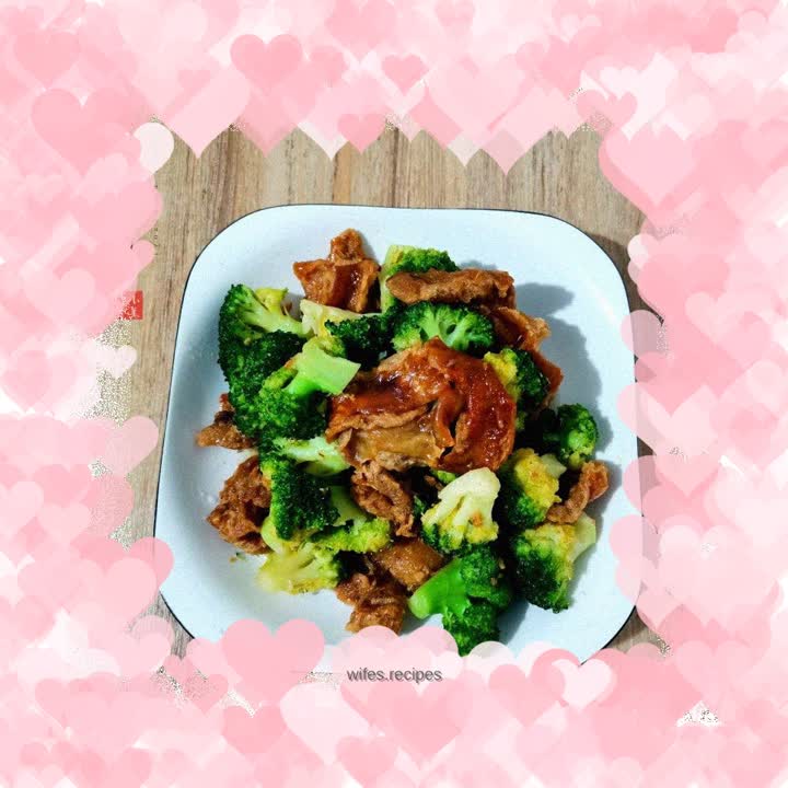 Stir-fried broccoli with deep-fried seeds