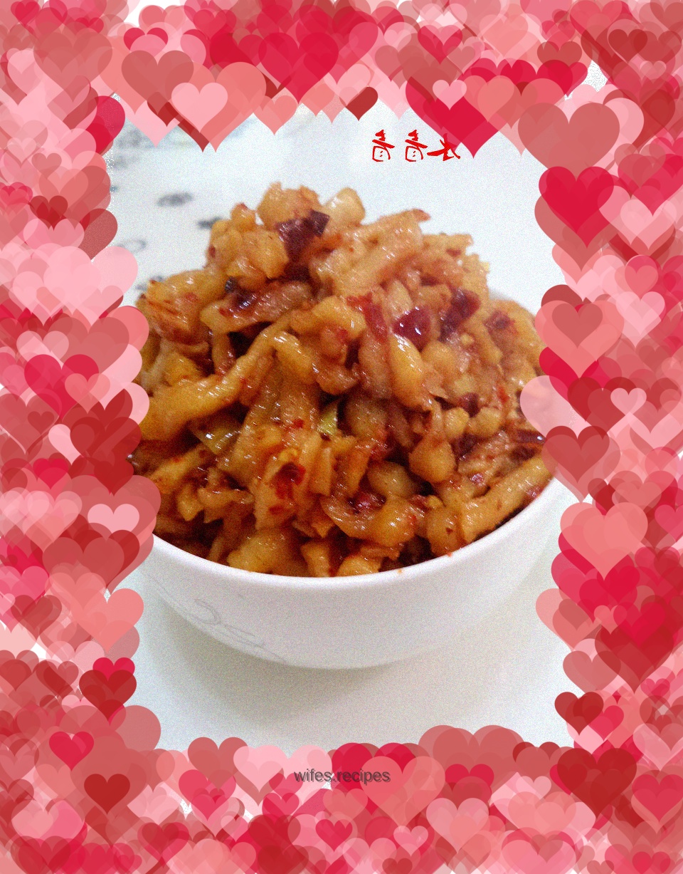 Wild pepper mixed with dried radish