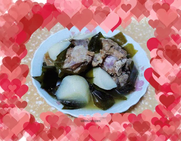 Braised pork ribs with radish and kelp