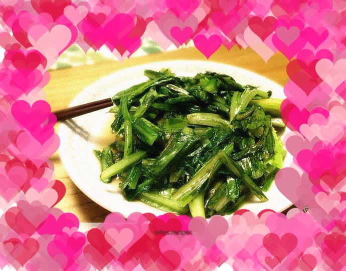 Stir-fried lettuce leaves