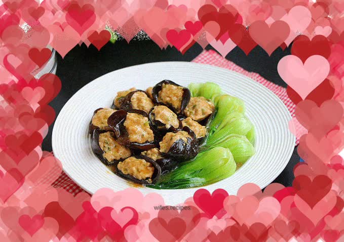 Chicken mince stuffed with fungus