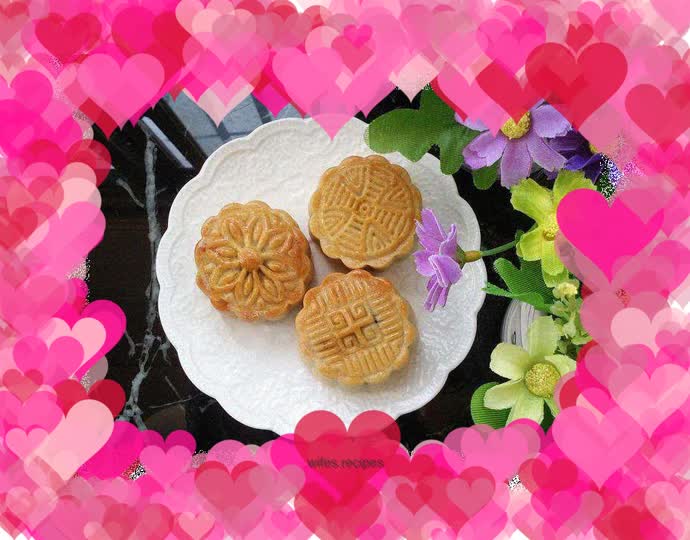 Cantonese-style mooncakes with various fillings