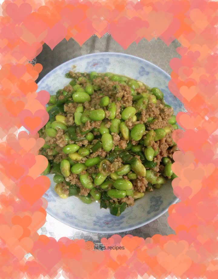Stir-fried edamame rice with minced meat and green pepper