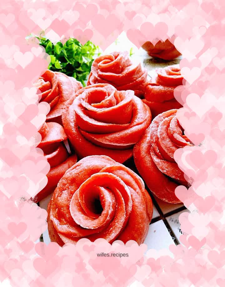 Red rose steamed buns with bean dregs