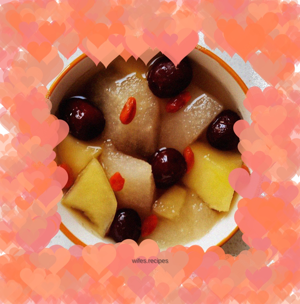 Red dates, snow pear and apple soup