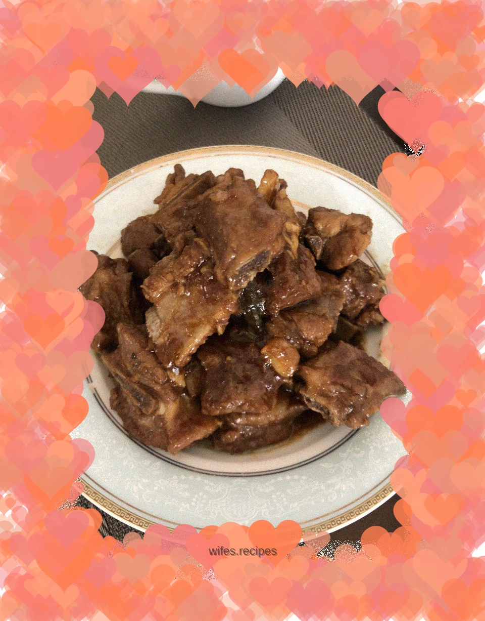 Braised pork ribs