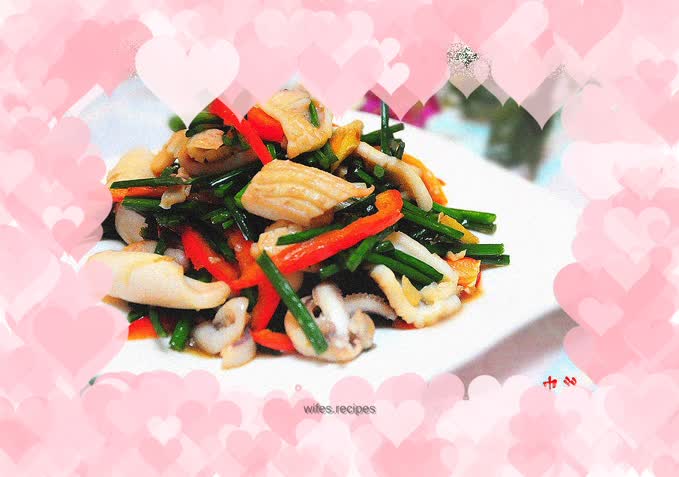 Fried squid with chives and moss