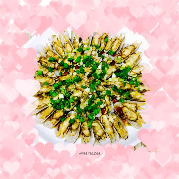 Razor clams with scallion oil