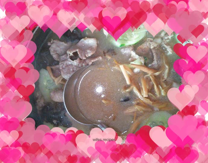 Cucumber and meat slices soup