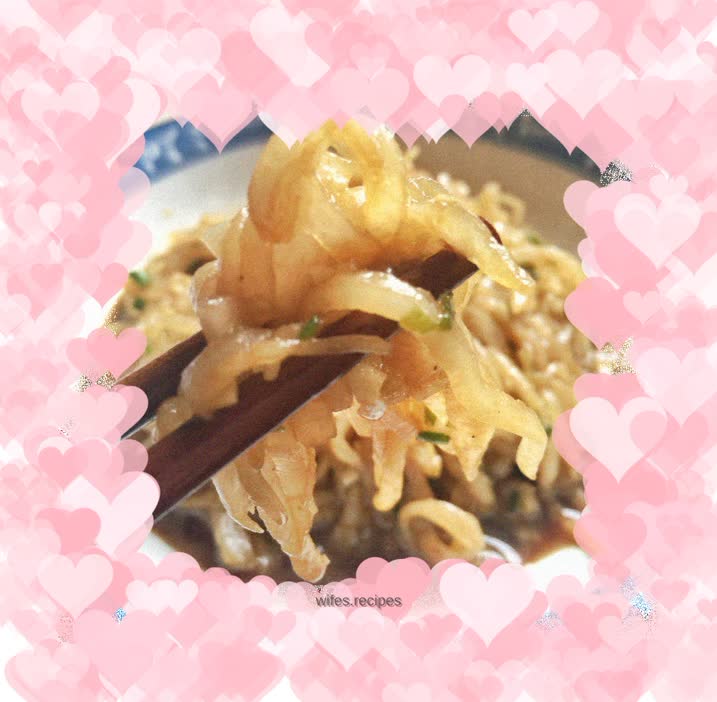 Cold crispy radish shreds