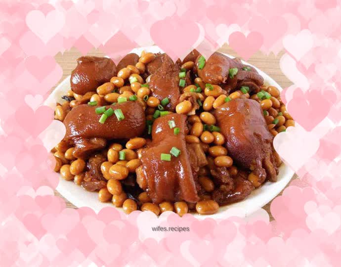 Braised pork trotters with soybeans