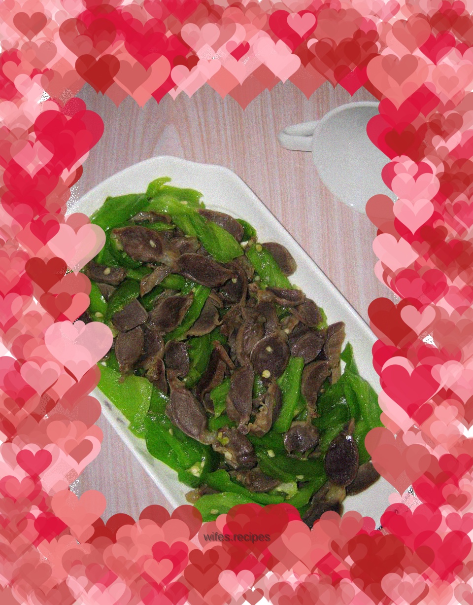 Fried chicken gizzards with chili pepper