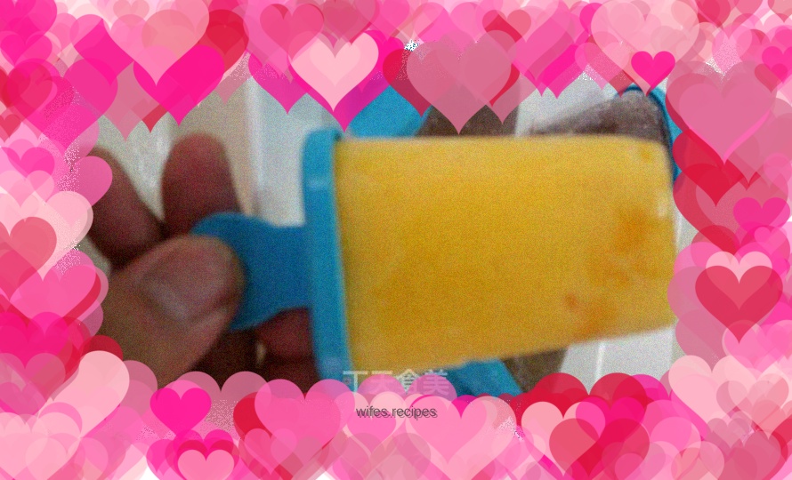 Mango yogurt popsicles
