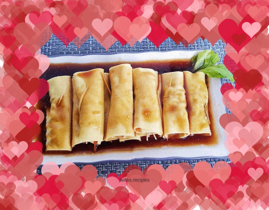 Thousands of meat rolls