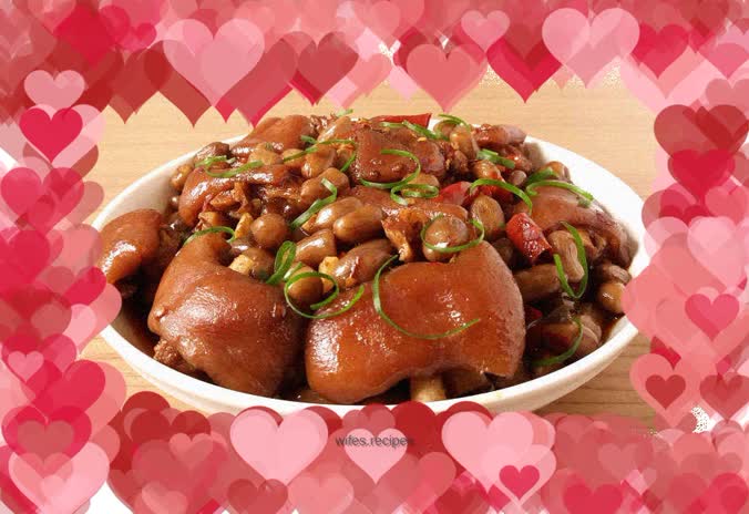 Braised pork trotters with peanuts