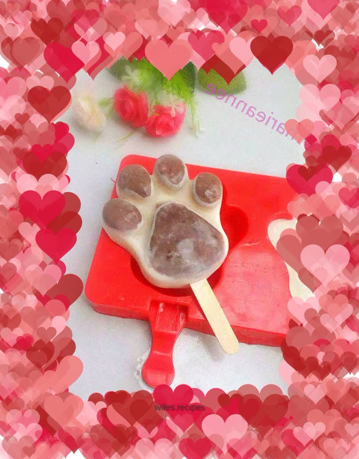 Bear paw ice cream mold