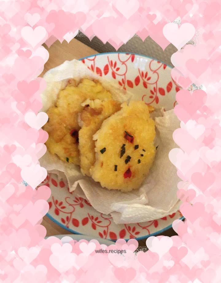 Happy rice cake🍘! "I'm so hungry in the middle of the night~ I want to eat but I'm afraid of being busy! Happy rice cake~ Come and help~ Oh yeah"❤️😘! ! S