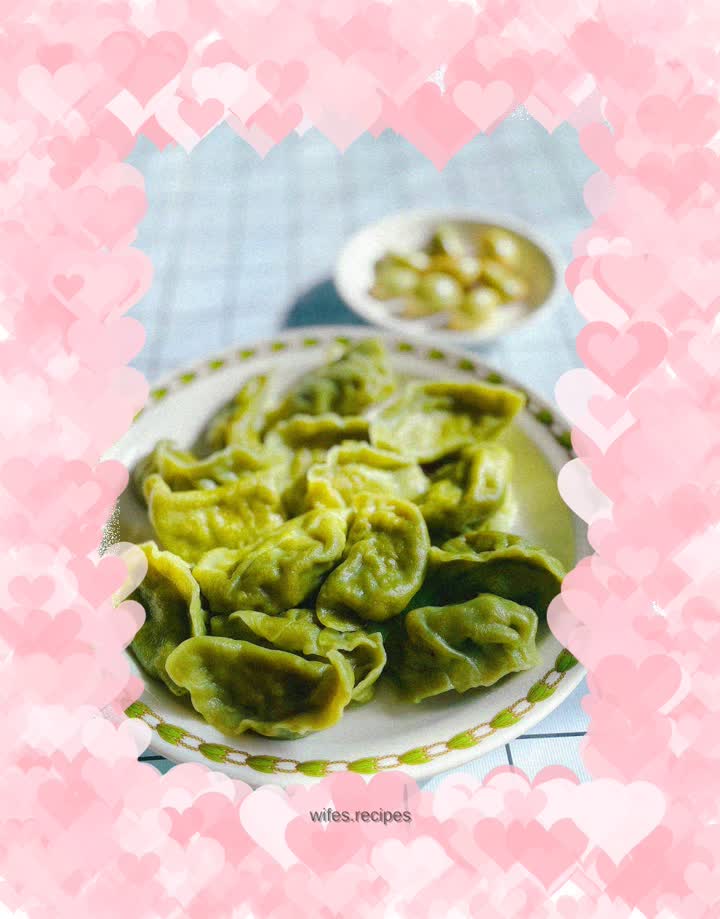 Baby cabbage, pork and shrimp stuffed dumplings