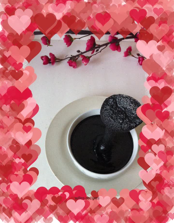 Homemade black sesame paste