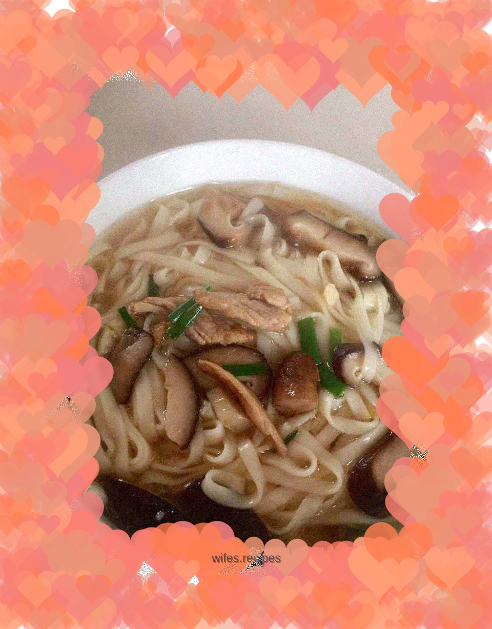 Mushroom and Shredded Pork Noodles